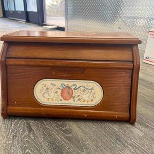 Vintage International Marmalade solid wood bread box